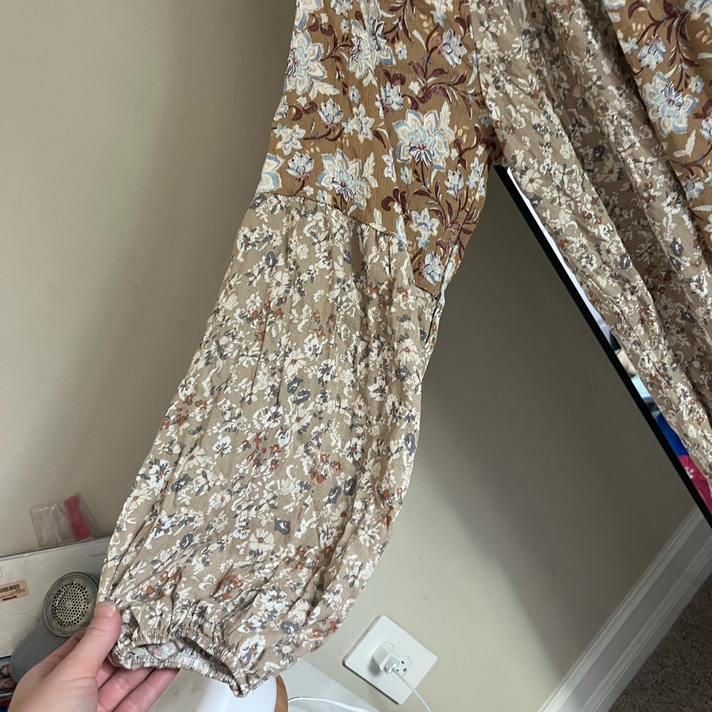 NWT 1 4 3 Story Floral Print Women's Top - Picture 3 of 7